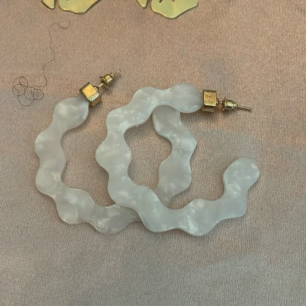 Five pairs of brand new lightweight earrings. Costume fun jewelry